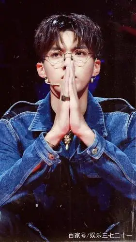 男明星心形刘海,王俊凯,王源,易烊千玺的发型都是爱你们的形状