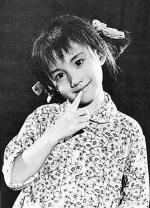 考眼力,明星童年照你能认出几个?最后一个绝对猜不出!