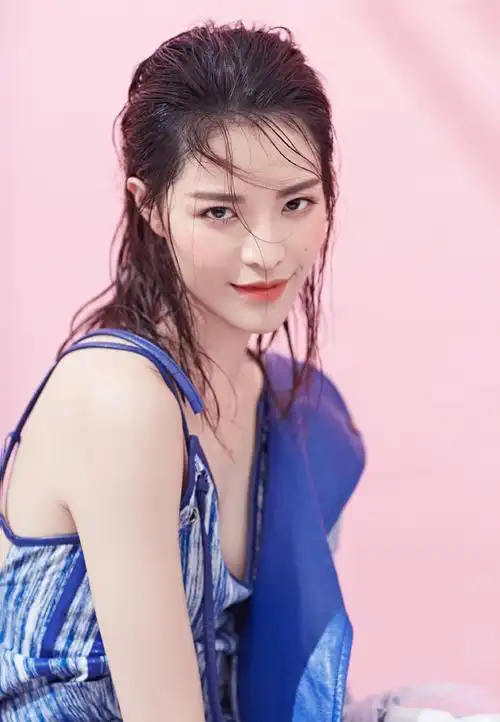 钟楚曦性感时尚气质大片高清图片