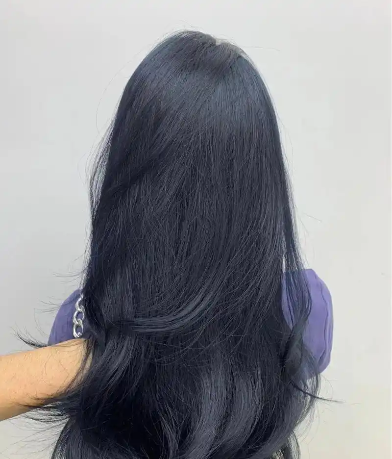 蓝黑色头发适合什么肤色?