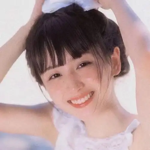 有没有笑得治愈的美女头像?