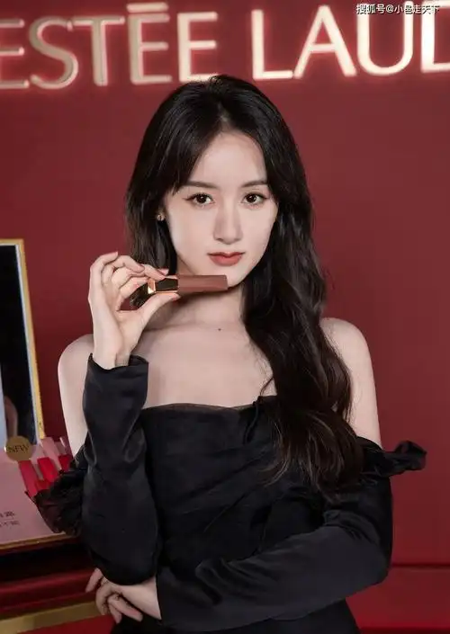 袁冰妍黑色连衣裙性感写真