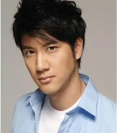 王力宏的这几款造型,时尚又潮流,还特别帅气!