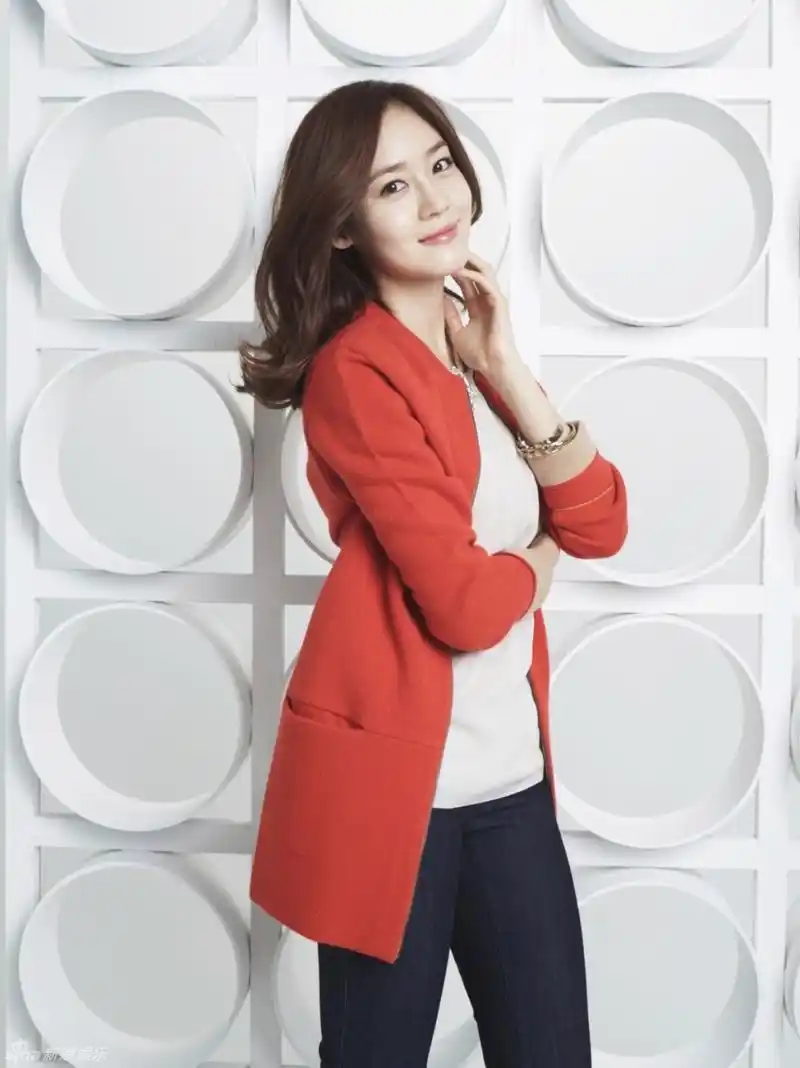 20140116明星成宥利拍写真尽显小女人韵味