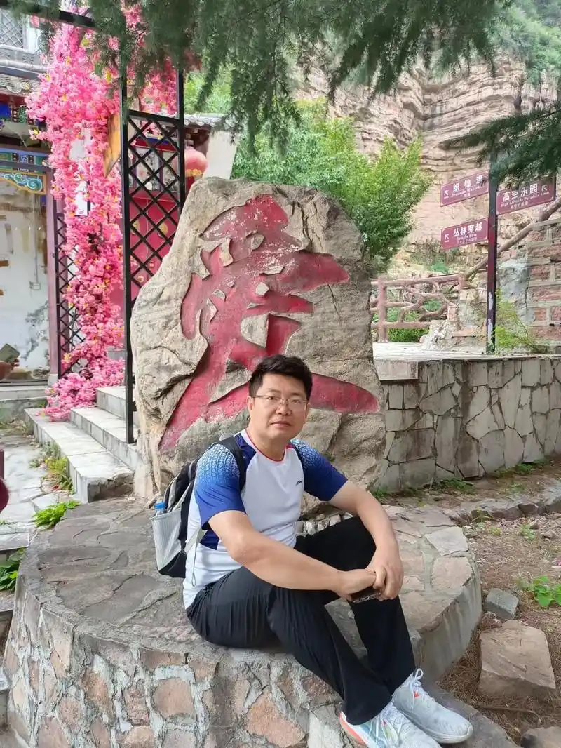 刘瑞华报刊题字作品选登 - 抖音