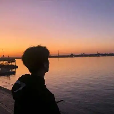 男生的头像海边背影图片大全_头像图片_扣扣乐园