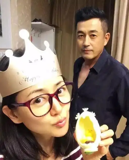 王志飞的三个老婆照片_王志飞老婆_王志飞