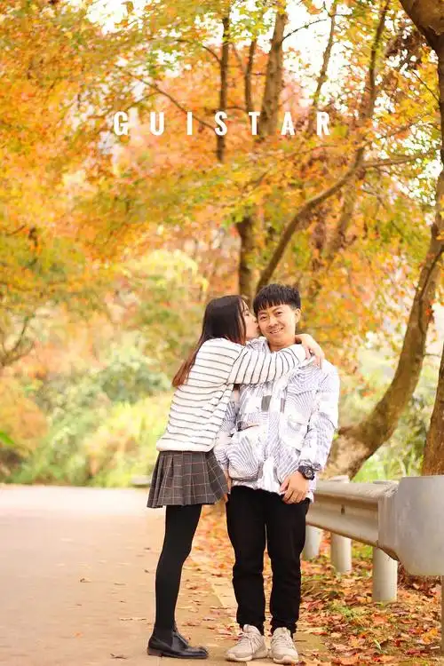 两人出游,路人都没一个,怎样拍出好看的合照