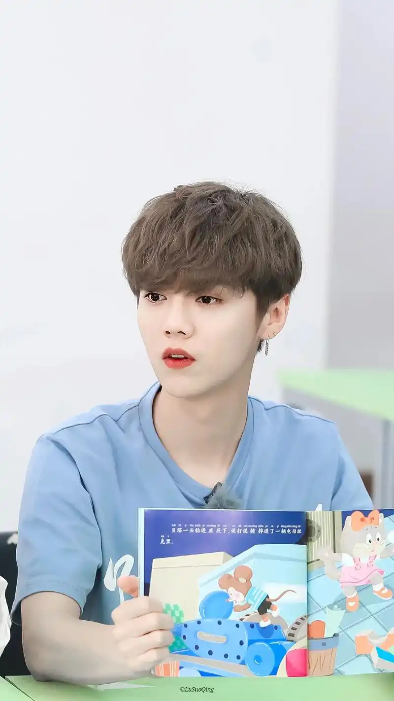 鹿晗 这组照片太适合当壁纸了 - 抖音