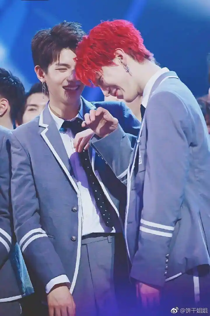 皇权富贵发糖公主抱!npc团粉要求乐华放三子,九人合体太难!