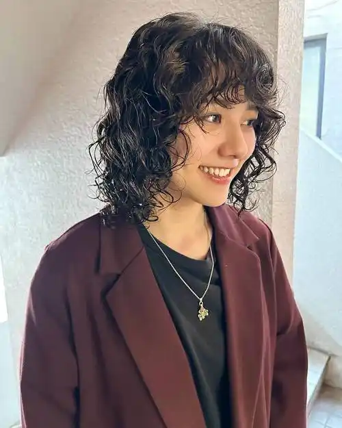 头发少的女性选发型,可以试试全头烫波波头,时尚有型显发量|烫发|脸型