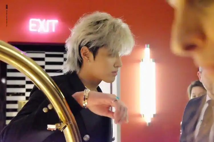 吴亦凡,kris,天神,行走的画报,撕漫男180223 宝格丽发布会