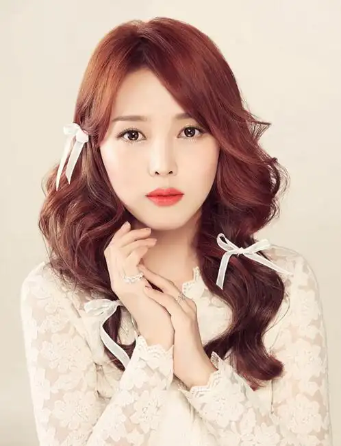 发型站 发型设计 发型脸型   美妆大神pony的美妆视频很是受女生们的