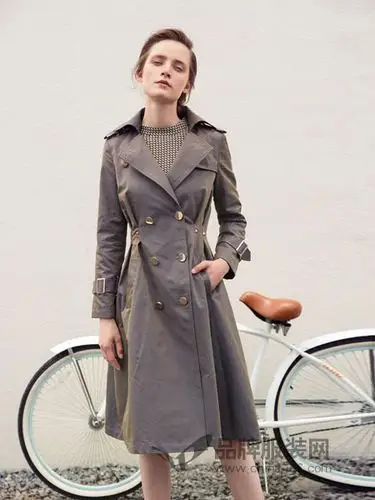 斐戈女装2018秋冬翻领收腰风衣