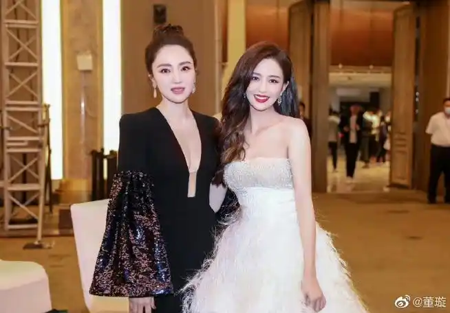 佟丽娅晒和董璇的合照##佟丽娅董璇好像