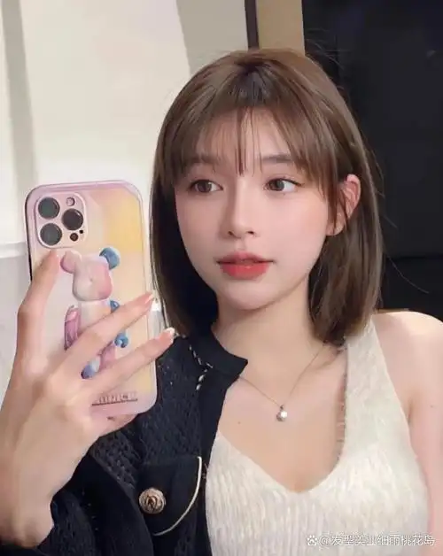 圆脸短发初夏剪起来