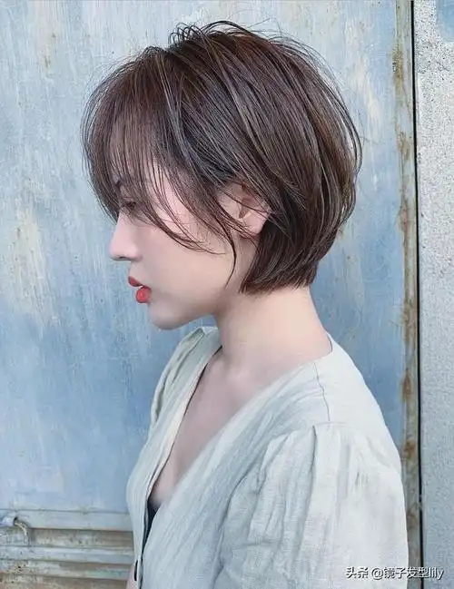 1,今秋流行短发21款,时尚显气质,一定适合你