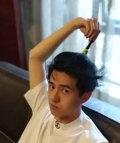 小鲜肉扎辫子,刘昊然,吴磊萌翻了,最后一个被赞比女孩子还漂亮_小辫子