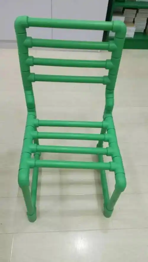 愣是被角落里这个小椅子萌一脸除了有一种满是大牌的即视感……海燕