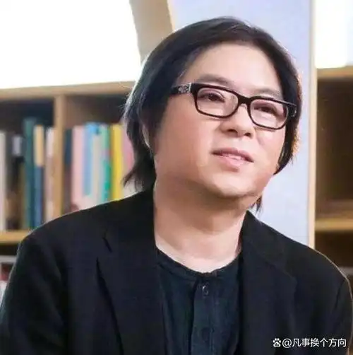 54岁高晓松大变样暴瘦后颜值飙升自拍照引发复出猜想