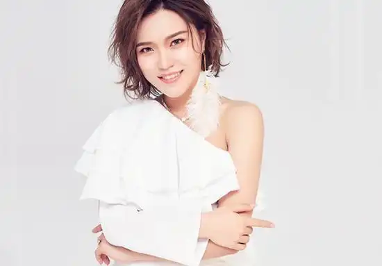 庄心妍-庄心妍个人资料及图片庄心妍简介年龄身高八卦-小薇女性时尚