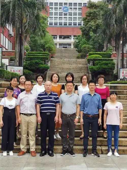 校际交流促发展 教育研讨共成长——记龙岩一中,泉州五中教育交流团