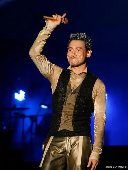 歌神张学友在北京演唱会上,唱《这么近那么远》时破音?