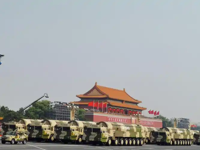 东风-31甲改核导弹方队.