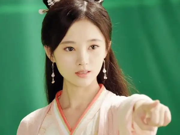 认出了关晓彤,却没认出鞠婧祎,当年这部剧真是卧虎藏龙_电视剧_演技