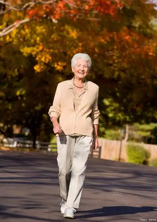 11万人大研究:步行与寿命相关联,60岁后步数要适量