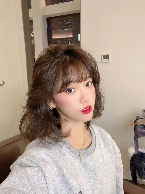 959595慵懒短发烫发,既洋气又显甜美可爱的风格#salonchichi