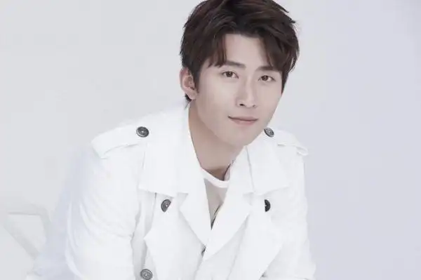 窦骁个人资料简介起底窦骁家庭背景父母身份曝光