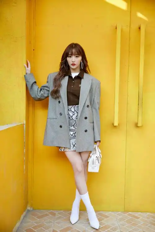 短裙,长腿,属于你的美,孔雪儿