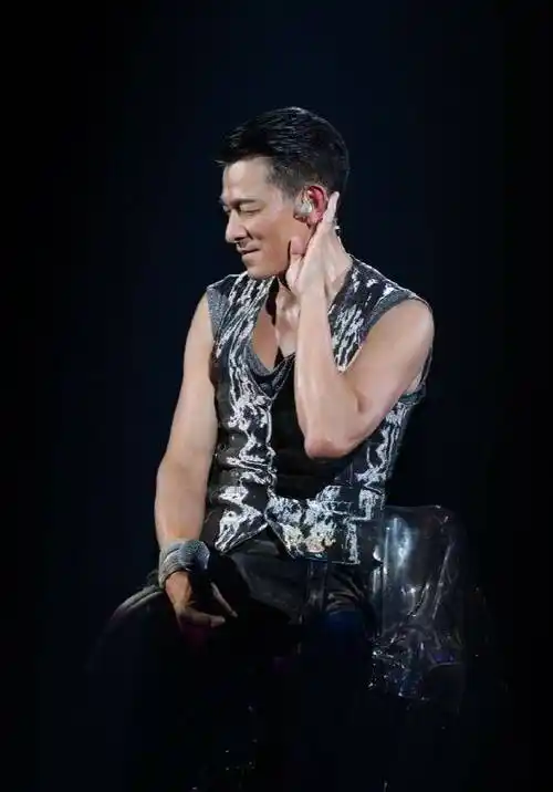 刘德华个人演唱会官宣!_歌声_成都_巡回