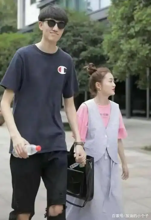 女生矮是可爱男生没有180都是残废好像世界对男孩们不太友好