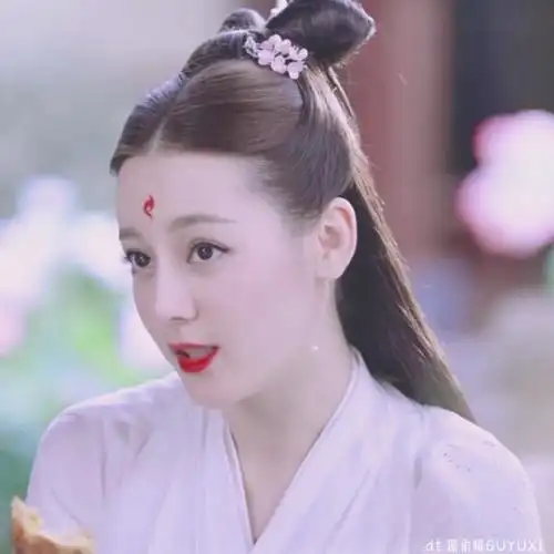 迪丽热巴头像/顾雨曦