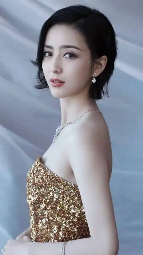 佟丽娅到底有多卑微?男子不忠回家就好,分手后涅槃重生完美逆袭