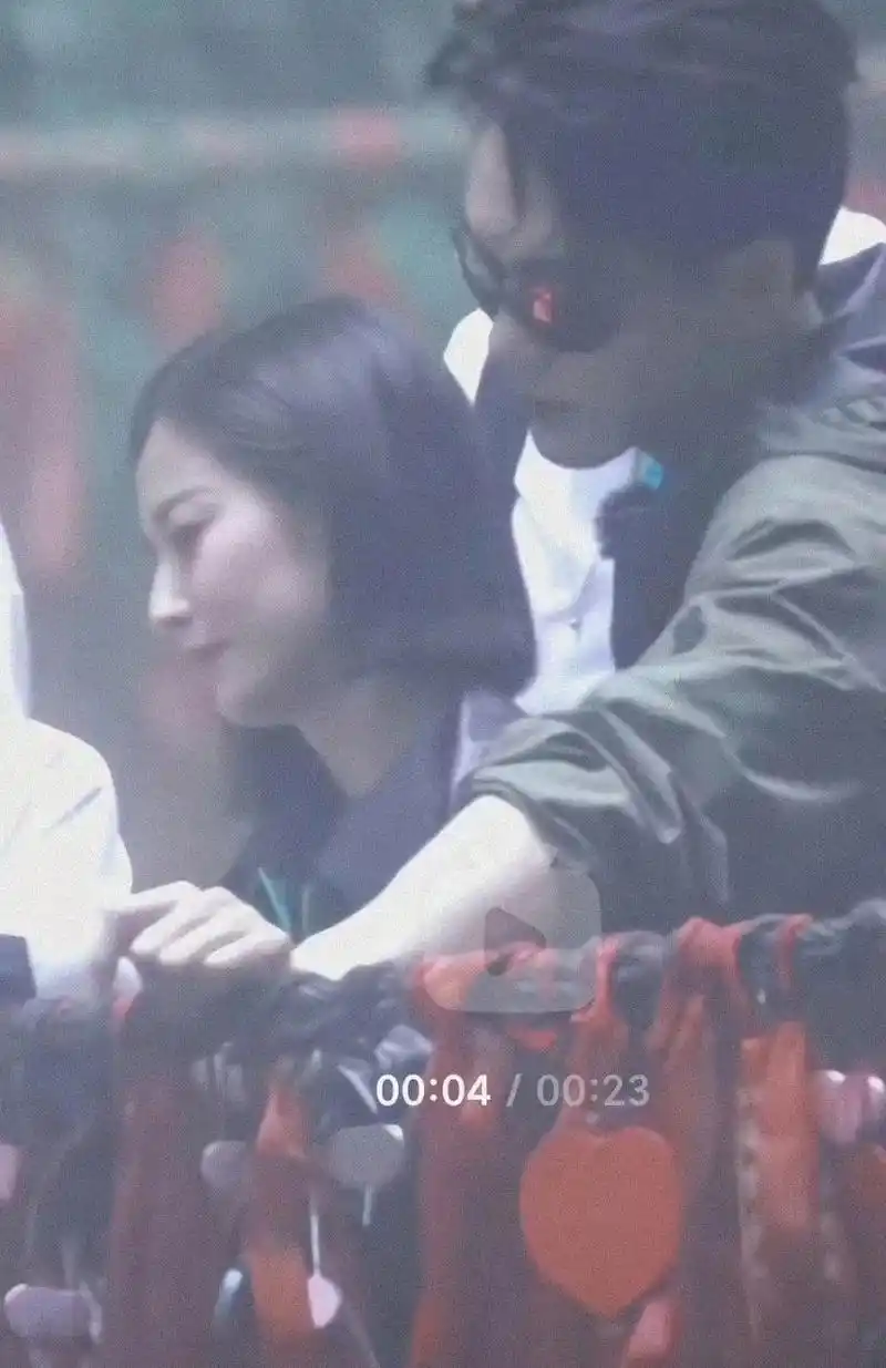 曾舜晞和陈钰琪关系铁到不行,看着就让人乐呵