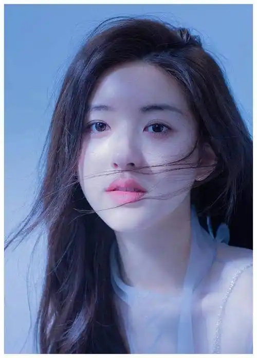 赵露思:性感迷人美人,魅力四溢,让人无法抗拒!_演技_风格_观众