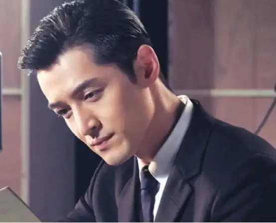 带你参观胡歌的豪宅,把浴缸装在飘窗旁边,能边看风景边沐浴