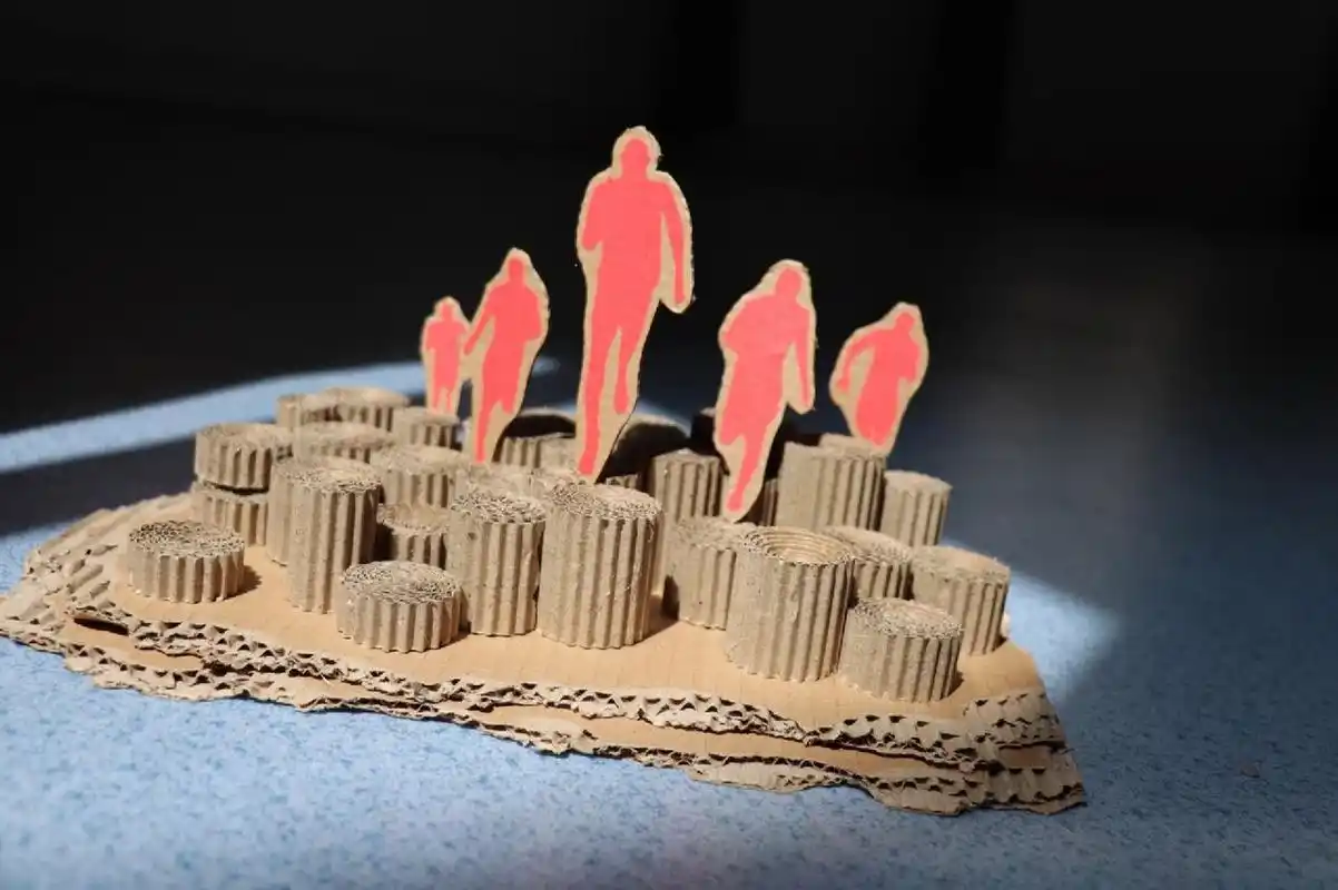 学生立体创意作品《奔向未来》 纸板手工参加比赛,视觉效果好才是王道