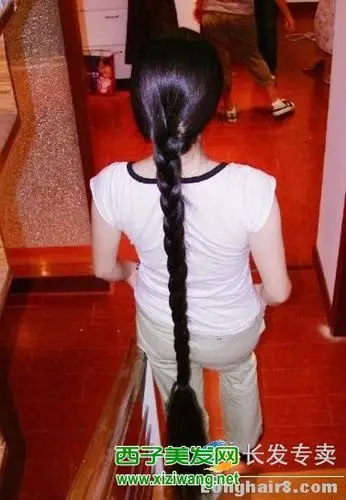 西子美发网 头发综合 发型库 辫子发型 麻花辫 > 详细内容