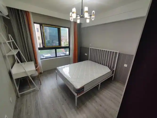 一号线直达人广套内一房2600月