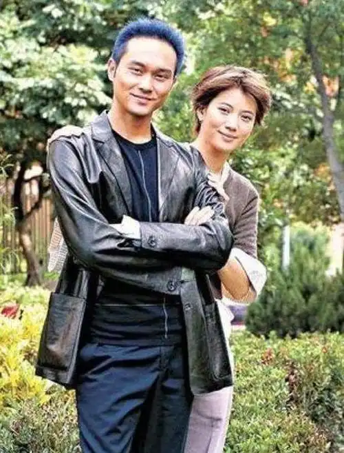 袁咏仪险些堕入深渊因暴脾气被封杀最对不起的人是张智霖