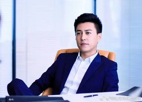 欢乐颂 - 树洞里的白熊