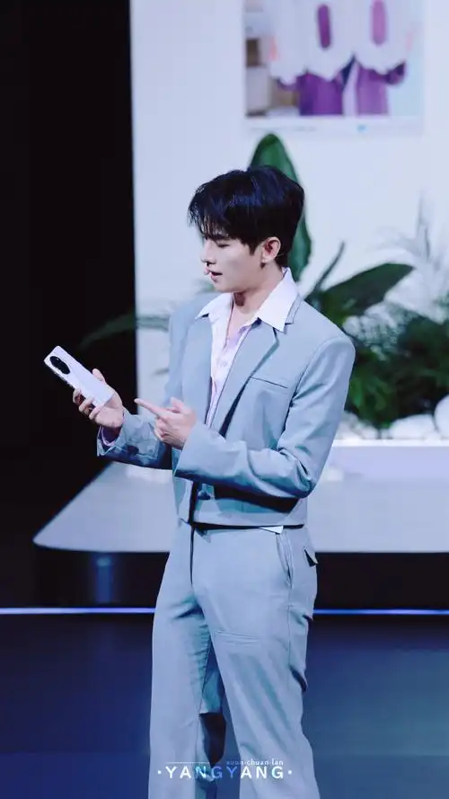 杨洋 荣耀发布会##荣耀100系列全球代言人杨洋
