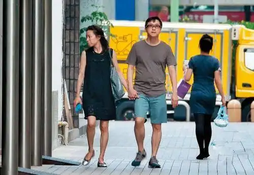 据台媒报导,即将在月底满57岁的哈林庾澄庆,与43岁的主播老婆张嘉