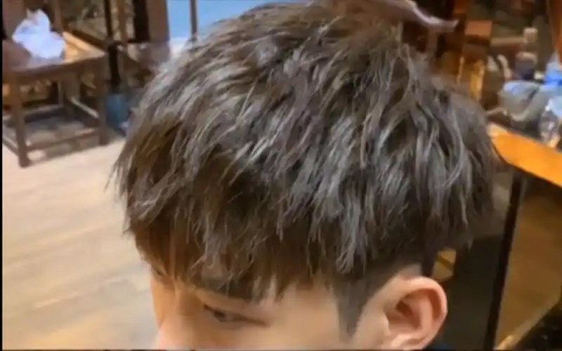 【男生发型推荐】蜜棕碎盖 烟花烫 镂空10cm 潮有气质