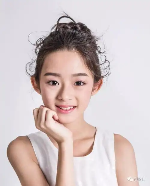 演杨幂霍建华,秦俊杰袁冰妍小时候的,是同样两个小演员!