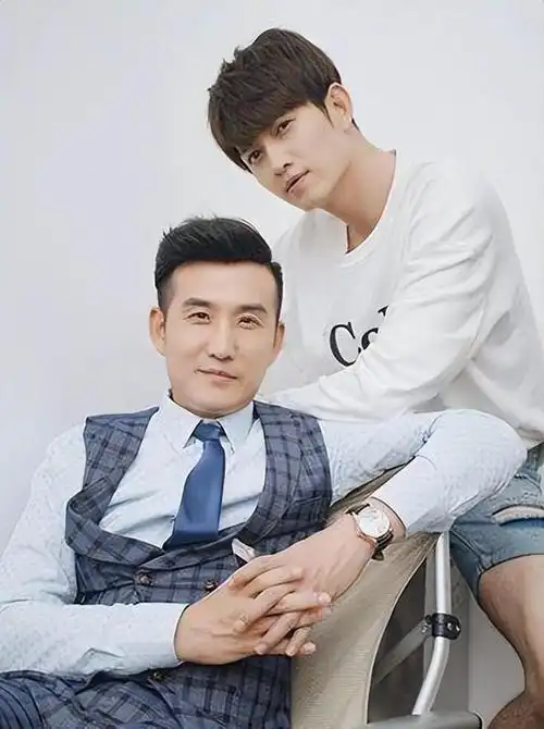 一对都很低调|刘欢|马可|郑源|杨志刚|钱小豪|功夫巨星老婆_网易订阅